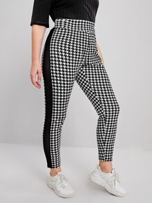 SHEIN ليجينز بنقش مسنن قلب شبكي شفاف مقاس كبير