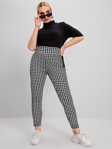SHEIN ليجينز بنقش مسنن قلب شبكي شفاف مقاس كبير