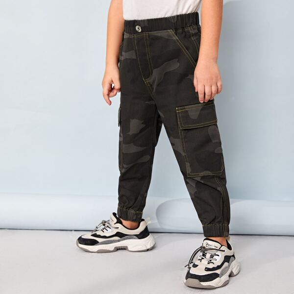 

Toddler Boys Camo Print Flap Pocket Jeans, Black