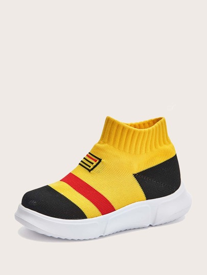 حذاء رياضي محبوك مخطط للاولاد الصغار