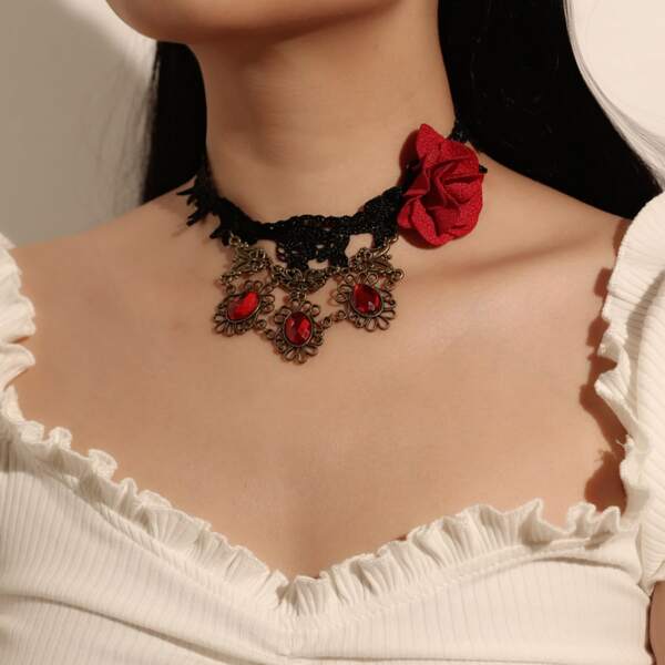 

Flower & Rhinestone Decor Lace Necklace, Black