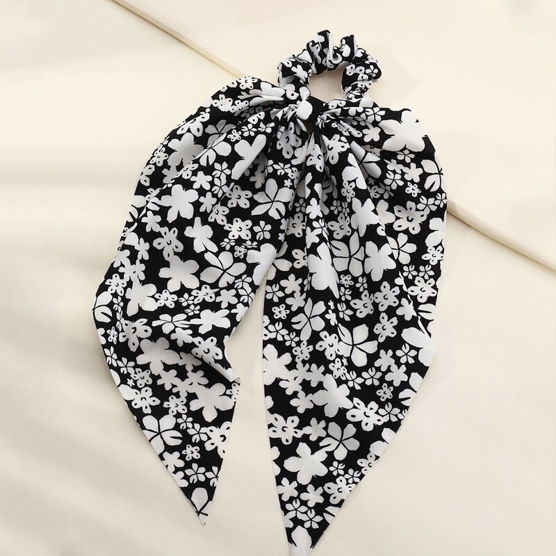 

Floral Scrunchie Scarf, Black and white
