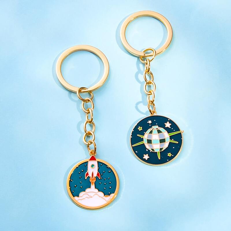 

2pcs Round Rocket Charm Keychain, Gold
