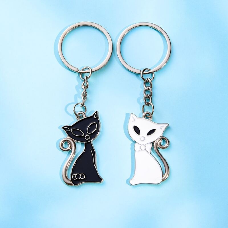 

2pcs Cat Charm Keychain, Multicolor