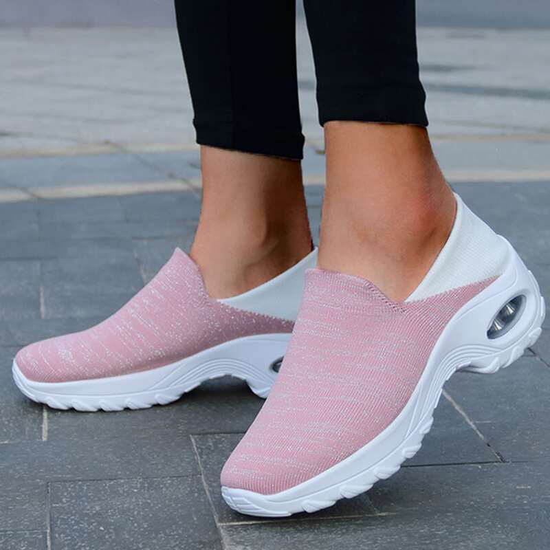 

Minimalist Wide Fit Knit Sneakers, Pink