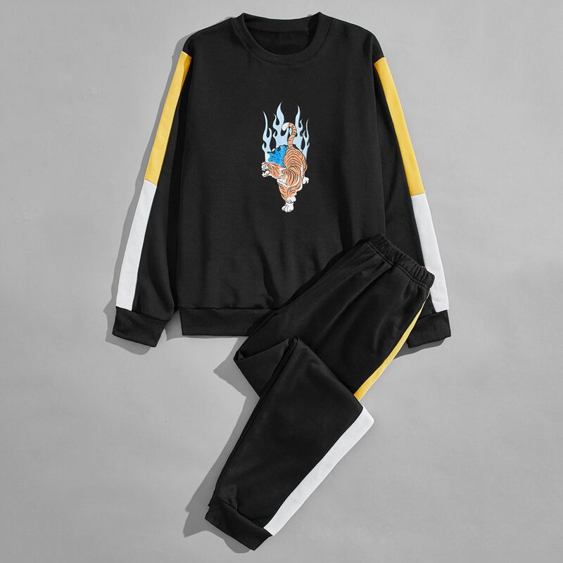 

Guys Tiger Print Sweatshirt & Contrast Panel Sweatpants, Black