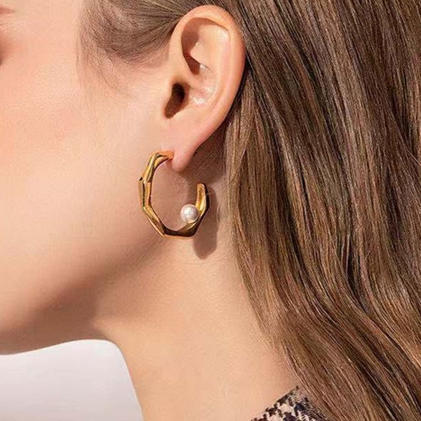 

Faux Pearl Decor Cuff Hoop Earrings, Gold