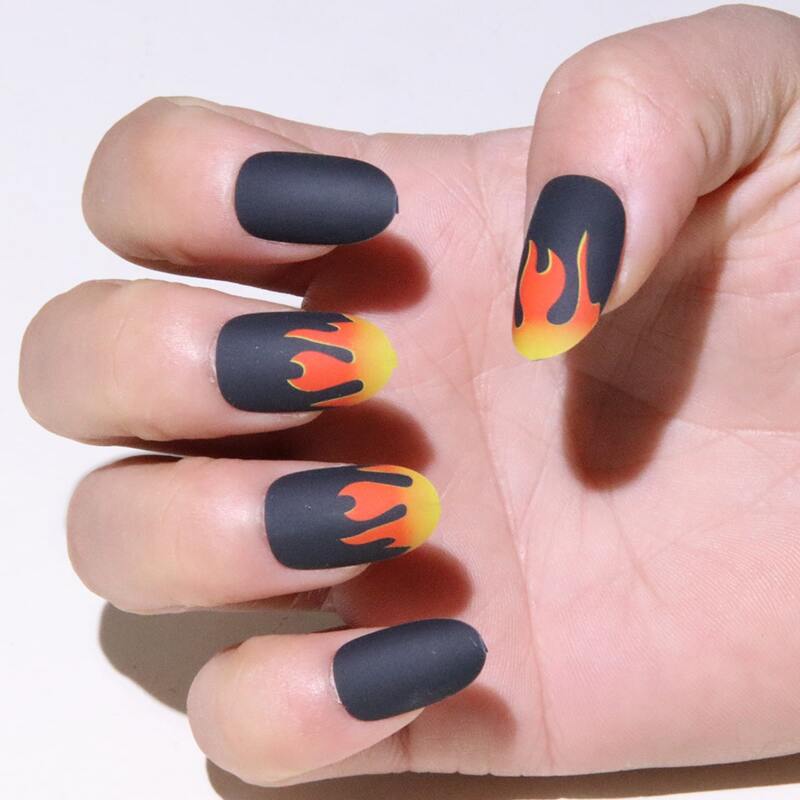 

24pcs Flame Fake Nail & 1sheet Tape, Black
