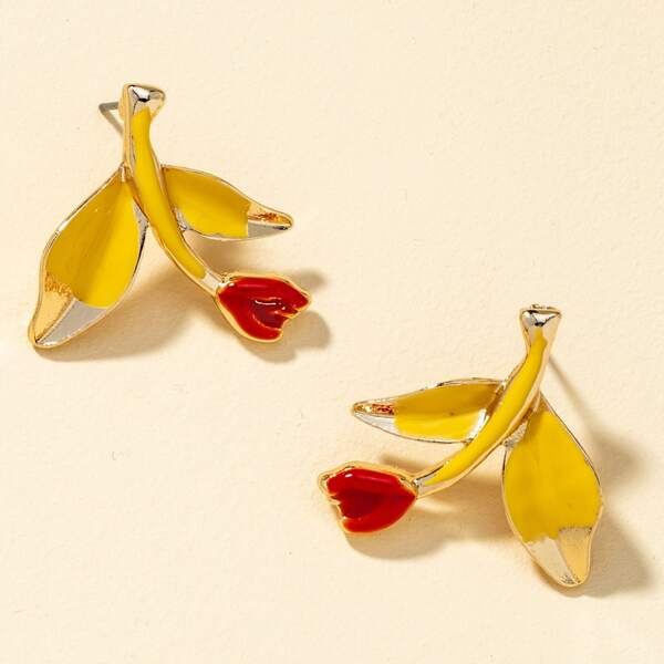 

Flower Design Stud Earrings, Yellow