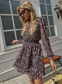 SHEIN Clasi 滿版圖案打褶腰多層次下擺A字型洋裝