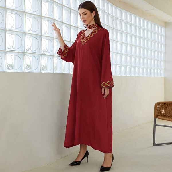 

Choker Neck Geo Embroidery Dress, Burgundy
