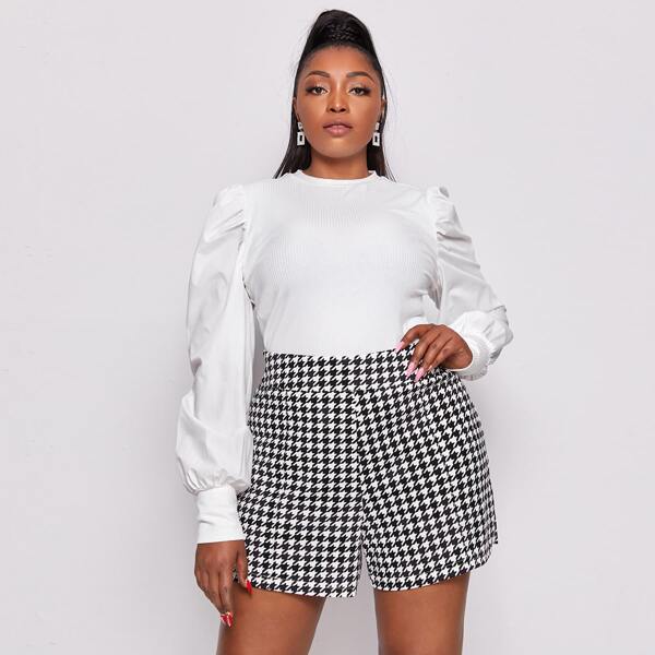 

Plus Lantern Sleeve Form Fitted Top & Houndstooth Print Shorts Set, Black and white