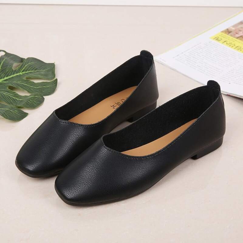 

Square Toe Ballet Flats, Black