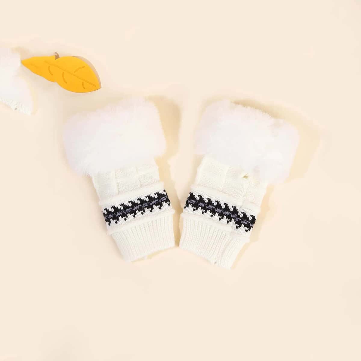 

Fluffy Half Finger Gloves, White