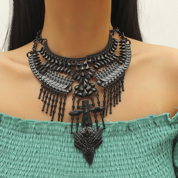 

Metal Tassel Charm Necklace, Black