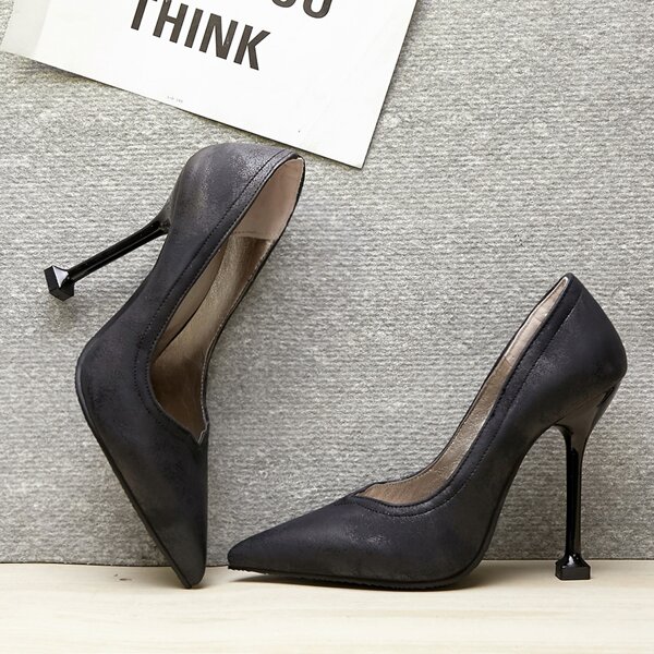 

Point Toe High Heeled Court Pumps, Black