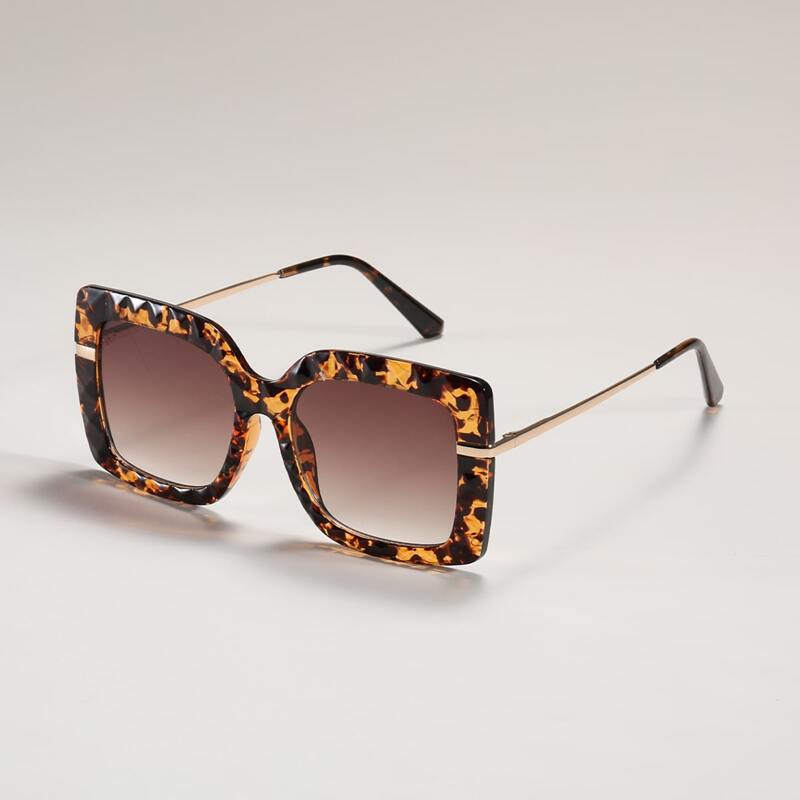 

Tortoiseshell Pattern Frame Sunglasses
