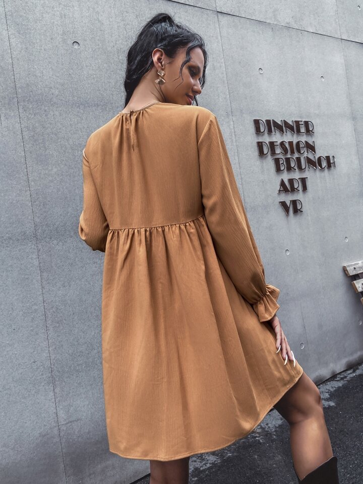 C'est le nouveau Robe unicolore avec manches cloche ROMWE FRANCE