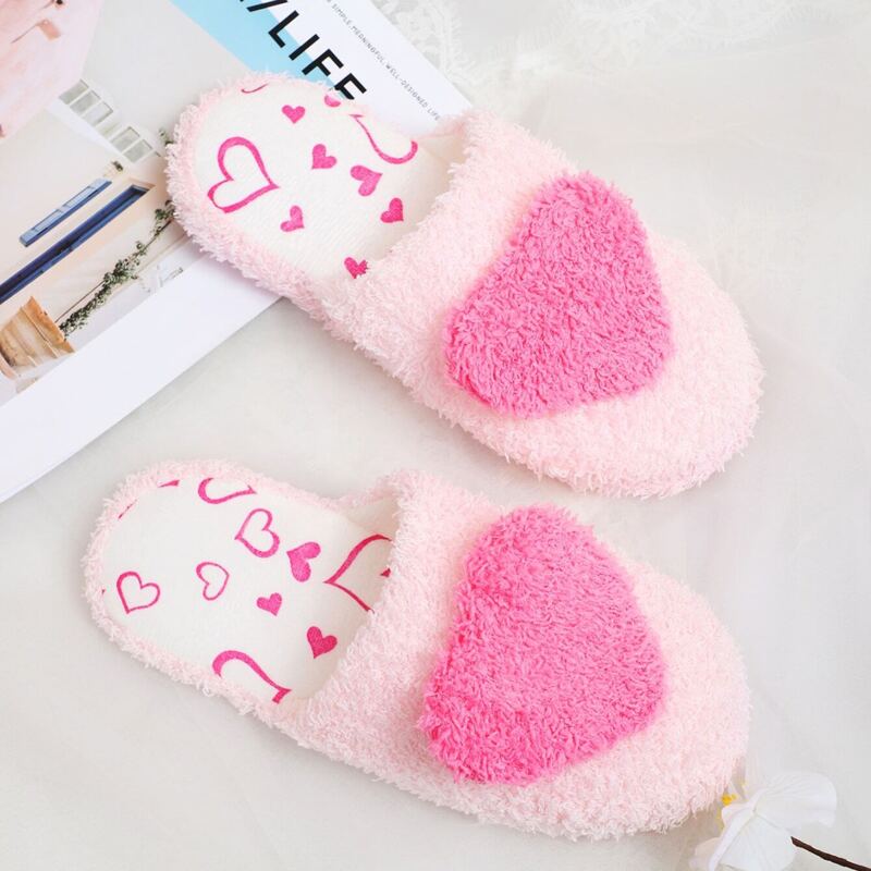 

Colorblock Heart Fluffy Slippers, Baby pink