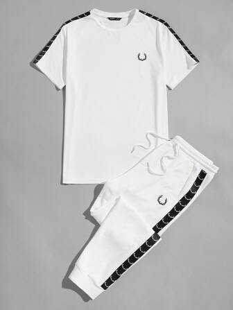 للرجال تي شيرت قطن بشريط جانبي متباين و طقم بنطلون رباط خصر