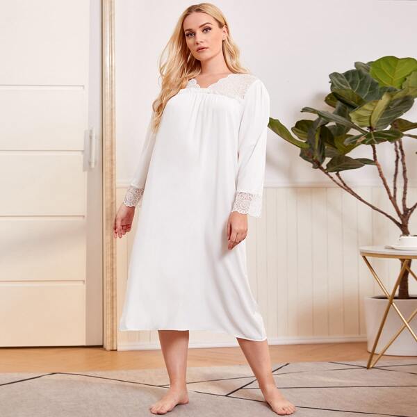 

Plus Contrast Lace V-neck Nightdress, White