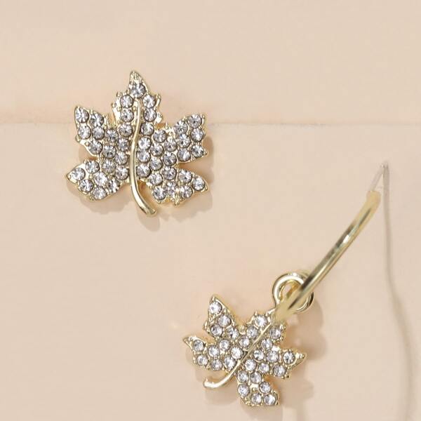 

Maple Leaf Design Earrings, Gold