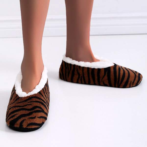

Tiger Pattern Bedroom Slippers, Coffee brown