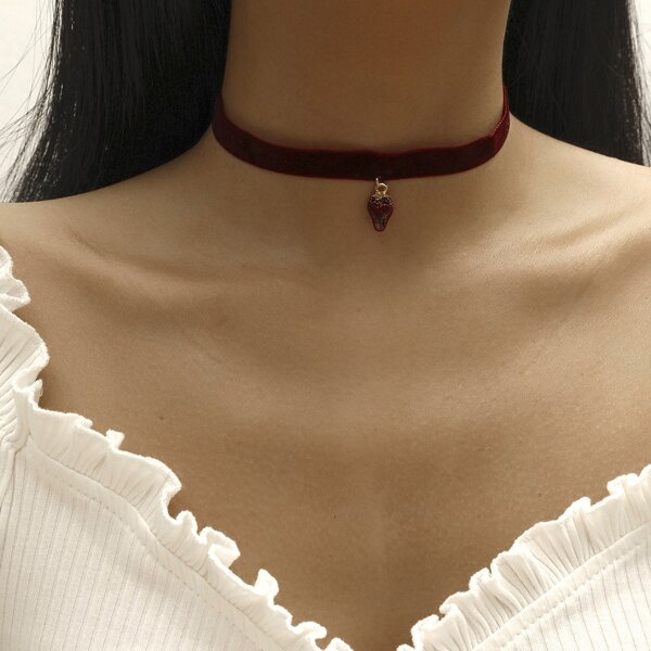 

Strawberry Pendant Choker, Burgundy