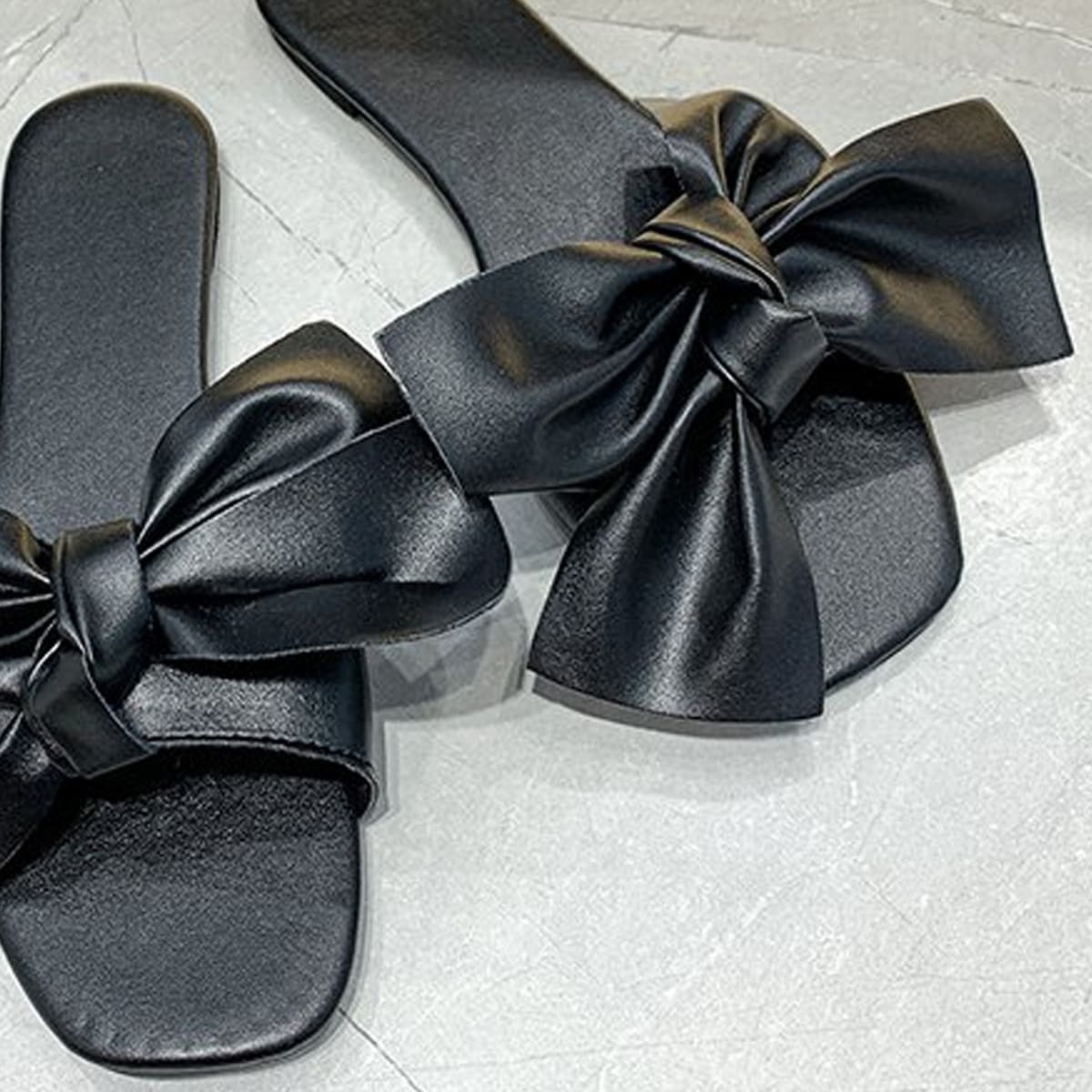 

Bow Decor Slide Sandals, Black