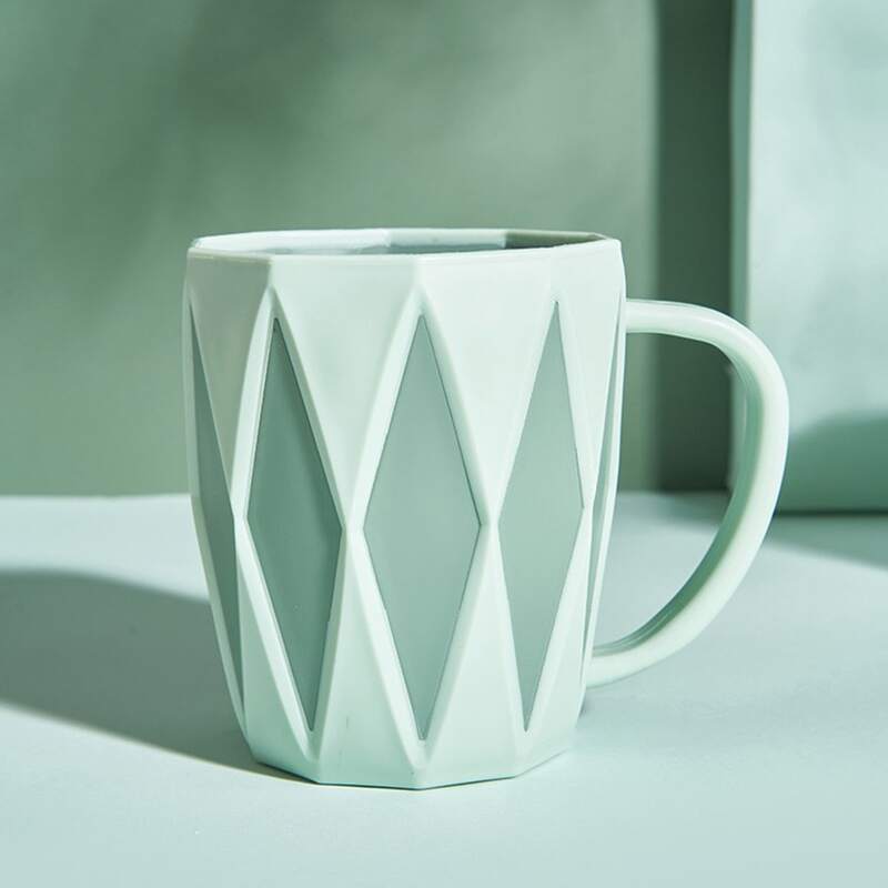 

Diamond Pattern Plastic Mug, Green