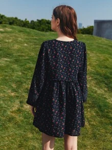 SHEIN LUNE Knot Front Ditsy Floral Smock Dress - Navy Blue - View 2
