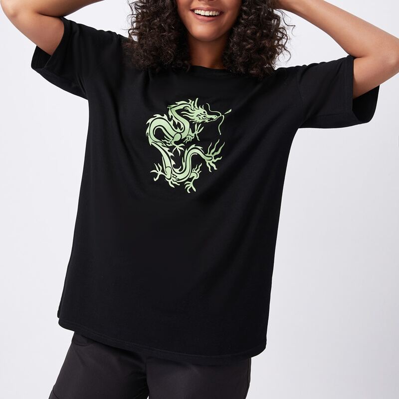 

Chinese Dragon Graphic Oversized Tee, Black