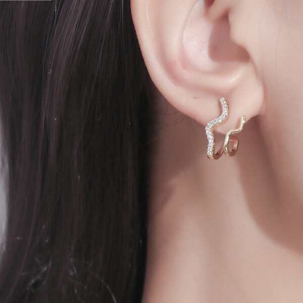 

Rhinestone Chevron Design Earrings, Gold