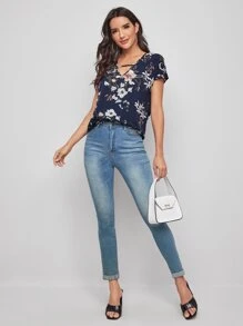 SHEIN LUNE Cutout V-neck Floral Print Top - Multicolor - View 3