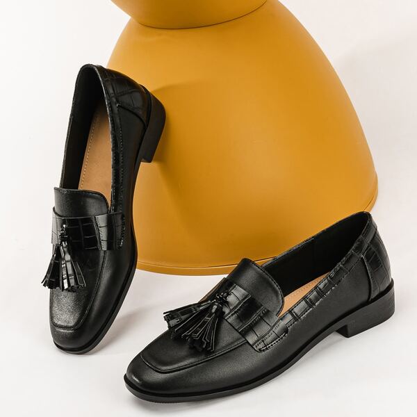 

Tassel Decor Contrast Crocodile Print Flats, Black