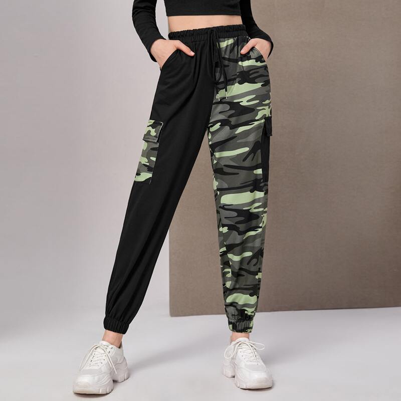 

Contrast Camo Cargo Pants, Multicolor