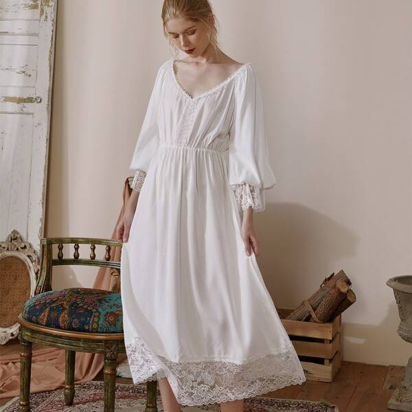 

Contrast Lace Bishop Sleeve Night Dress, White