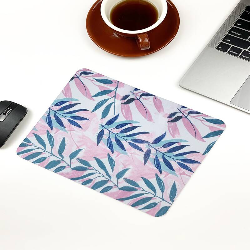 

Leaf Print Mouse Pad, Multicolor