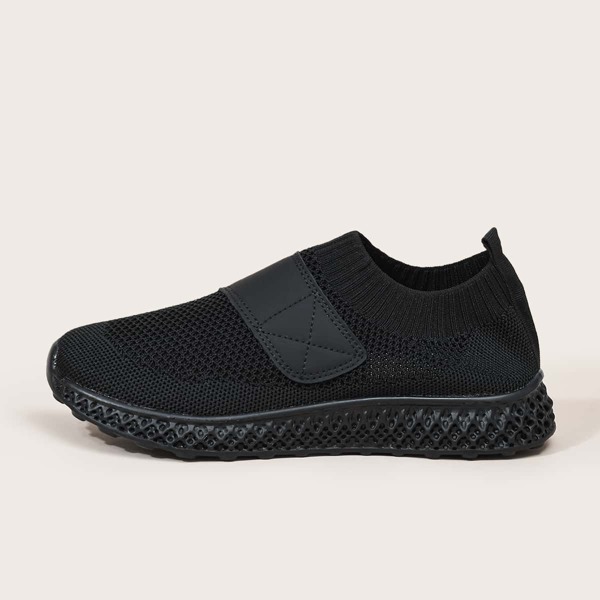 

Low Top Knit Sneakers, Black