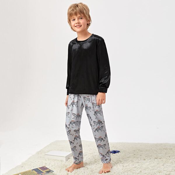 

Boys Velvet Top & Tiger Print Pants PJ Set, Multicolor