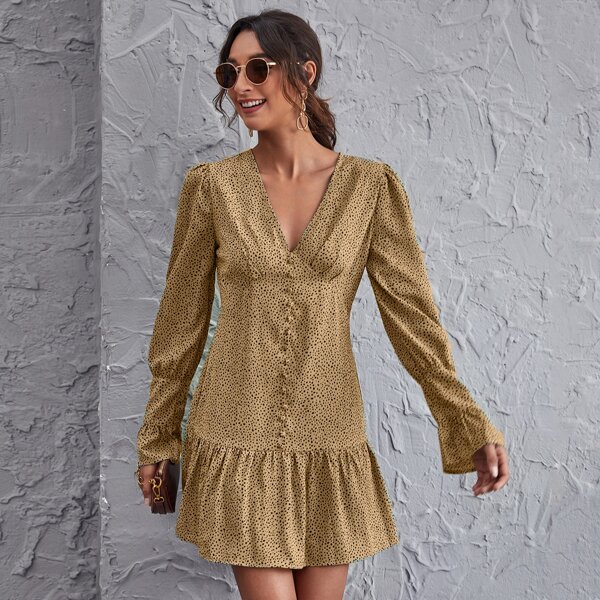 

Bell Sleeve Ruffle Hem Dalmatian Dress, Khaki
