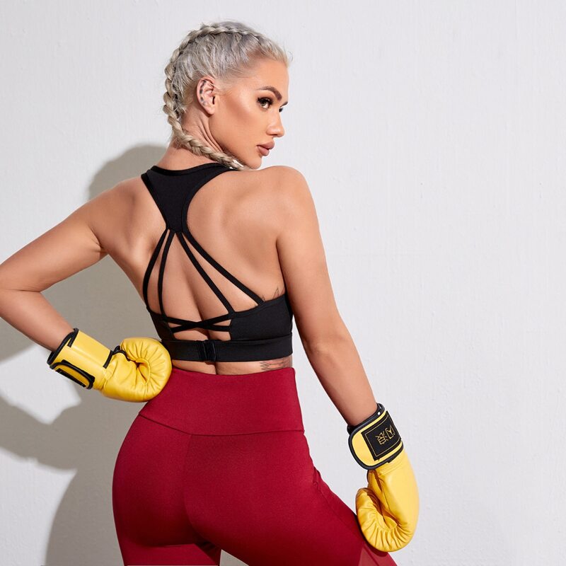

Strappy Back Solid Sports Bra, Black