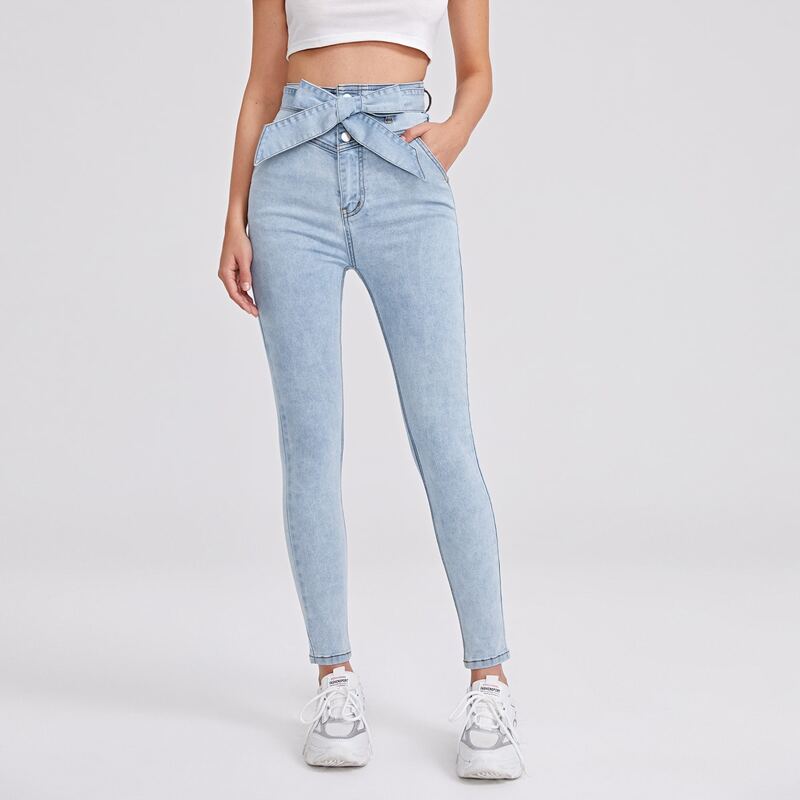 

Slant Pocket Belted Skinny Jeans, Light wash