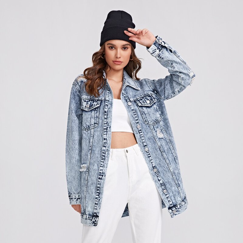 

Light Wash Buttoned Denim Jacket