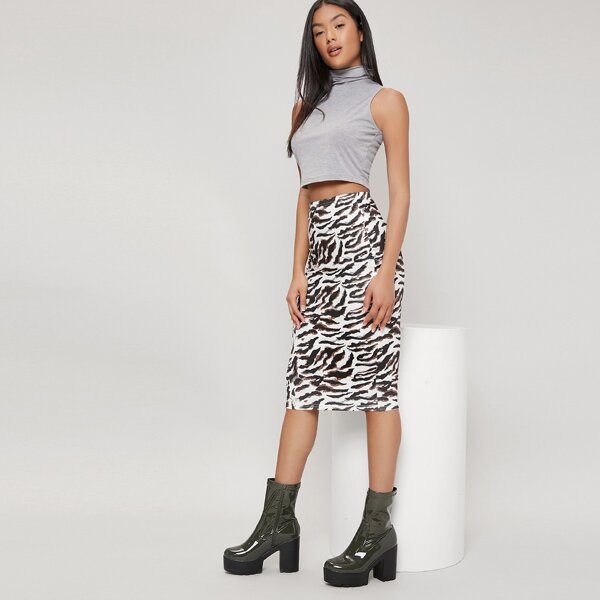 

Faux Patent Leather Lug Platform Booties, Olive green