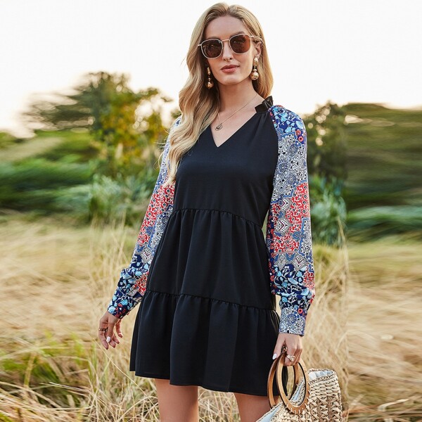 

Notch Neck Raglan Sleeve Ruffle Hem Dress, Black
