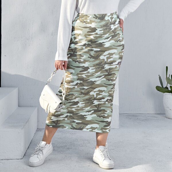 

Plus Elastic Waist Camo Skirt, Multicolor