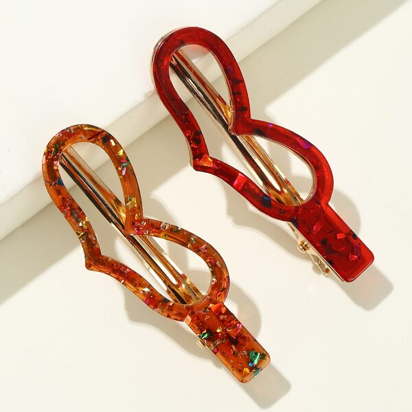 

2pcs Hollow Out Heart Design Hair Clip, Multicolor