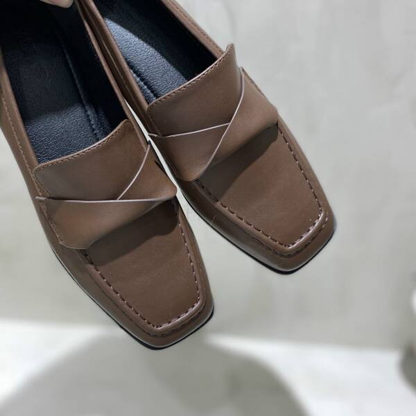

Square Toe Twist Decor Flat Loafers, Brown