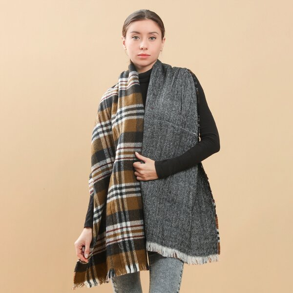 

Plaid Pattern Scarf, Multicolor